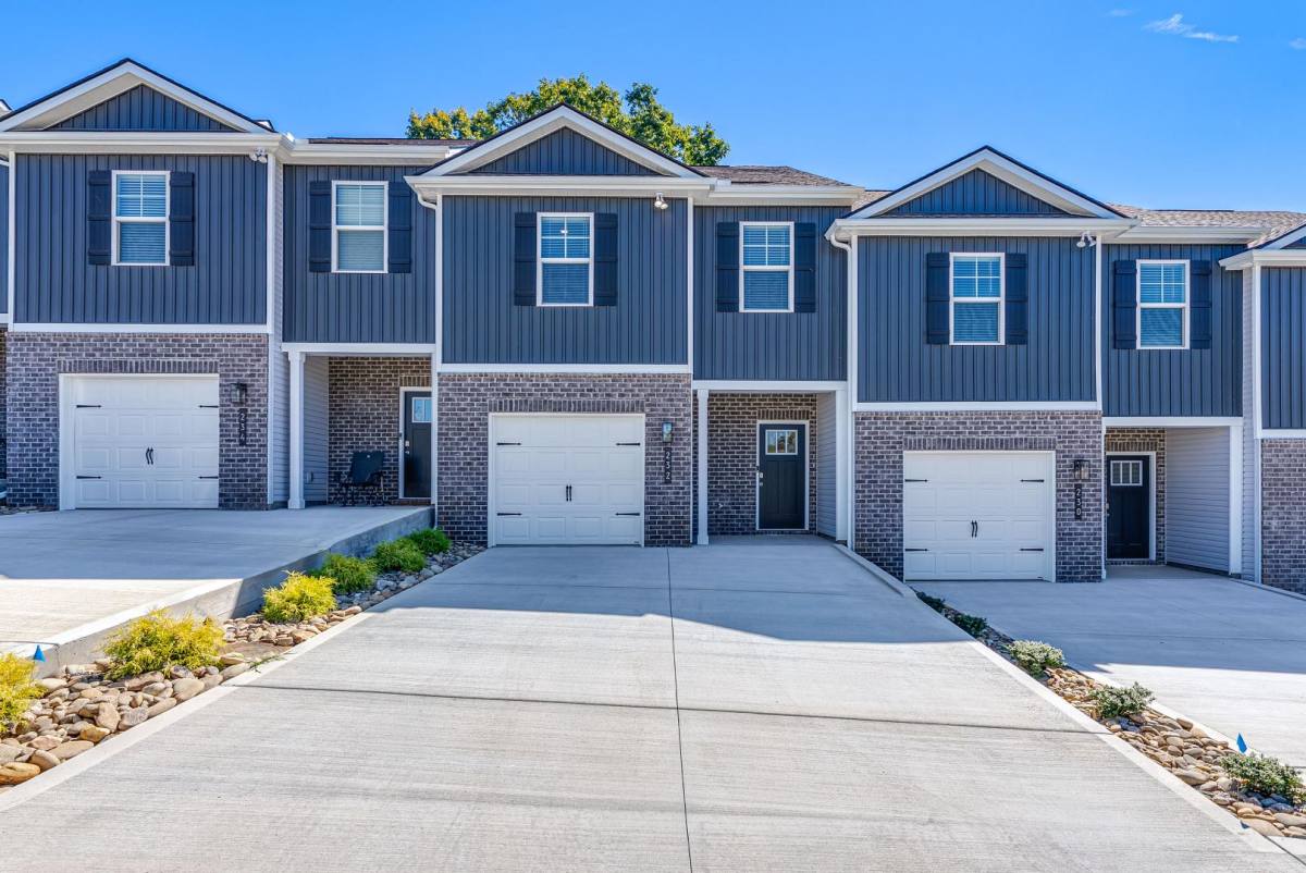 Townhouse for rent at 232 Business Park Lane, Seymour, TN 37865