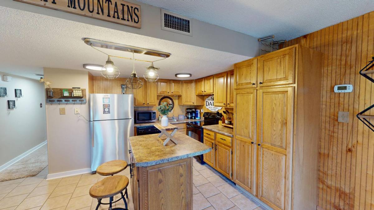 Condo for rent at 1081 Cove Rd, Sevierville, TN 37876