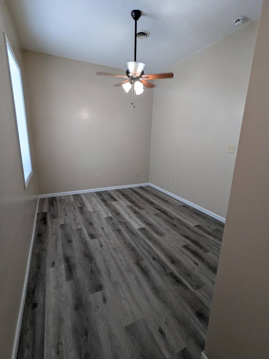 Apartment for rent at 209 W Oak St 302 2nd, Ellettsville, IN 47429