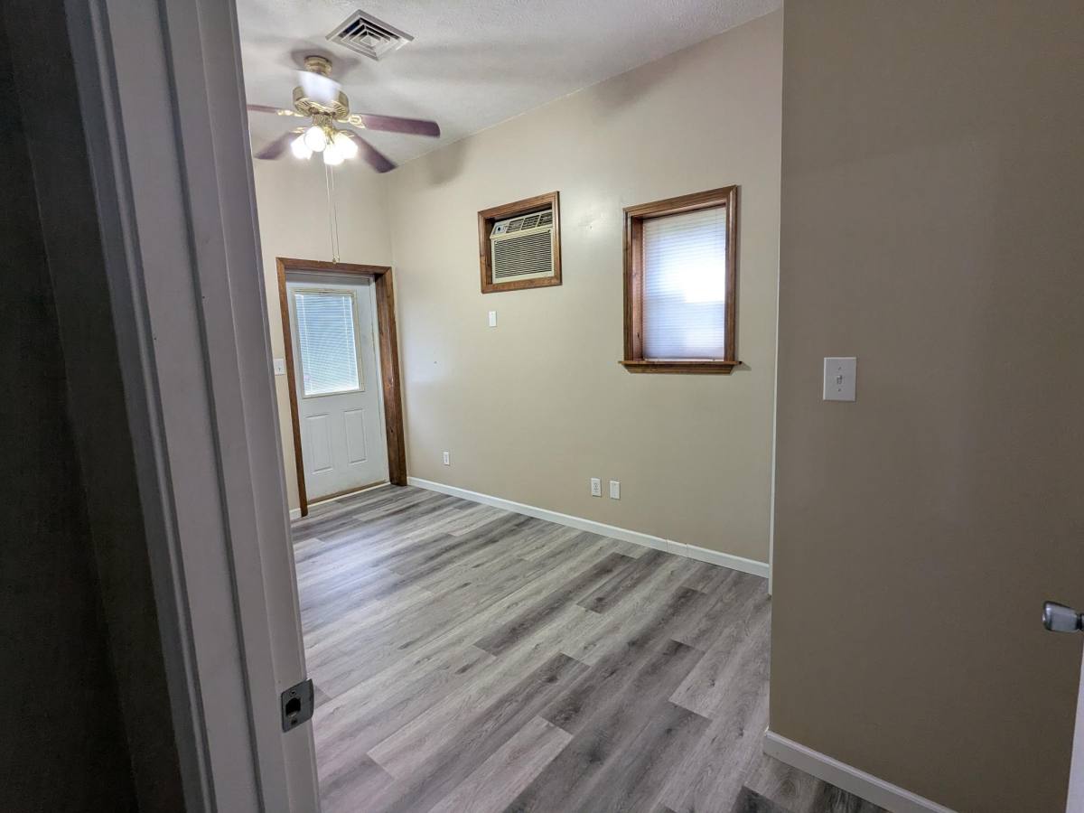 Apartment for rent at 209 W Oak St 302 2nd, Ellettsville, IN 47429