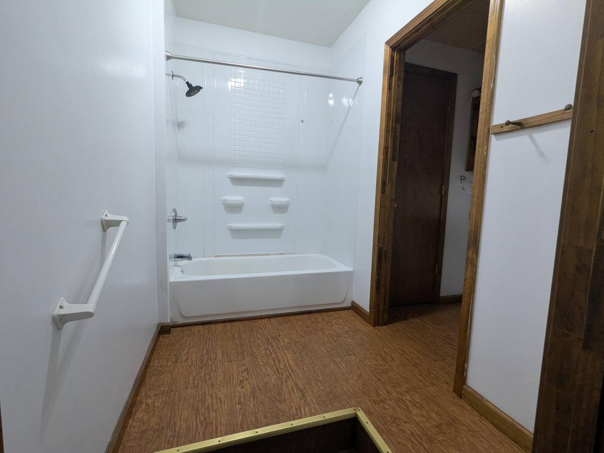 Apartment for rent at 209 W Oak St 302 2nd, Ellettsville, IN 47429