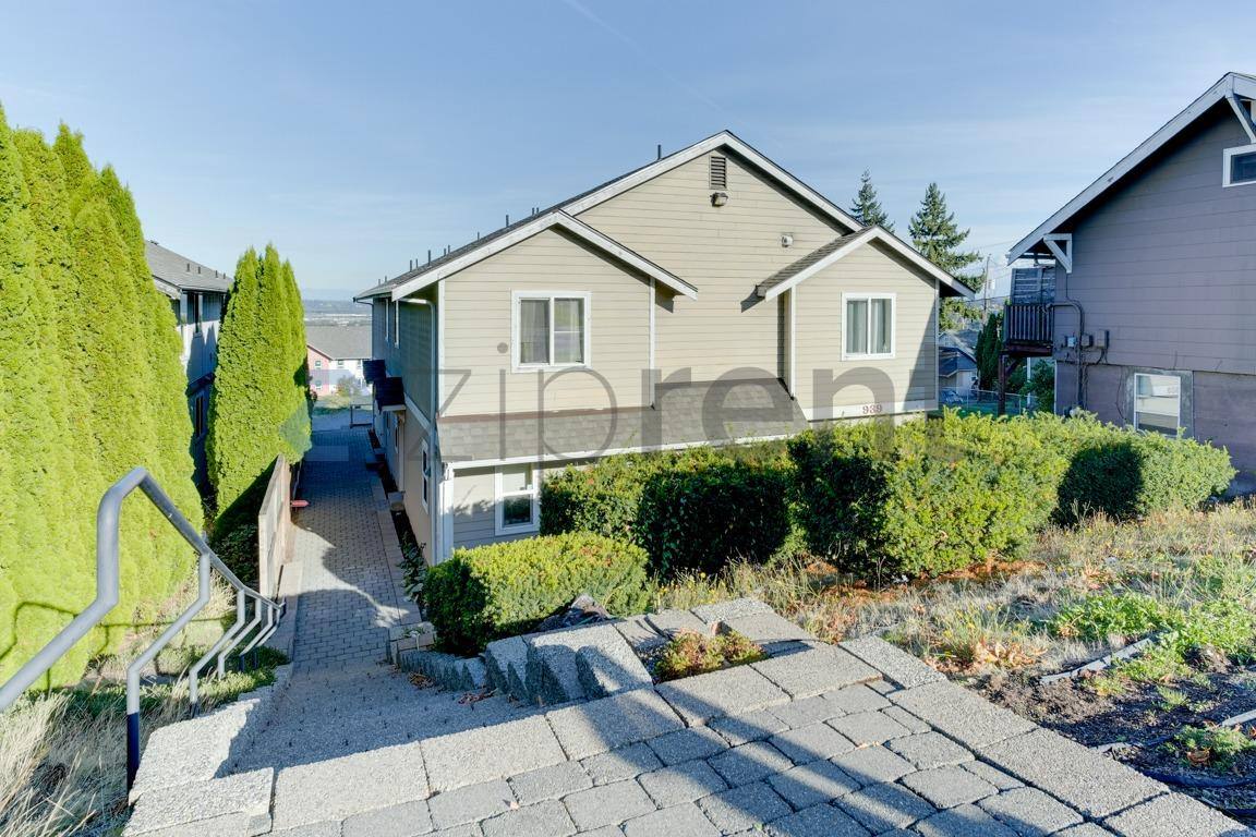 Townhouse for rent at 1939 S I St #C, Tacoma, WA 98405
