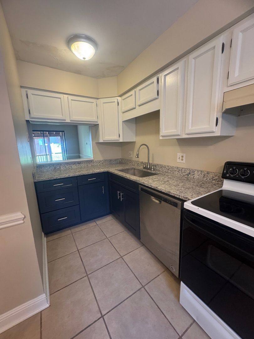 Apartment for rent at 303 Haltiwanger Rd, Greenwood, SC 29649