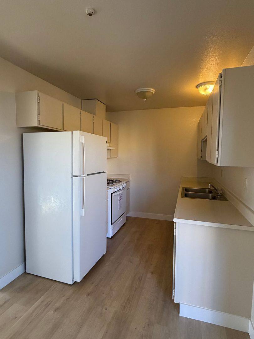 Apartment for rent at 664 W Ave, Santa Rosa, CA 95407