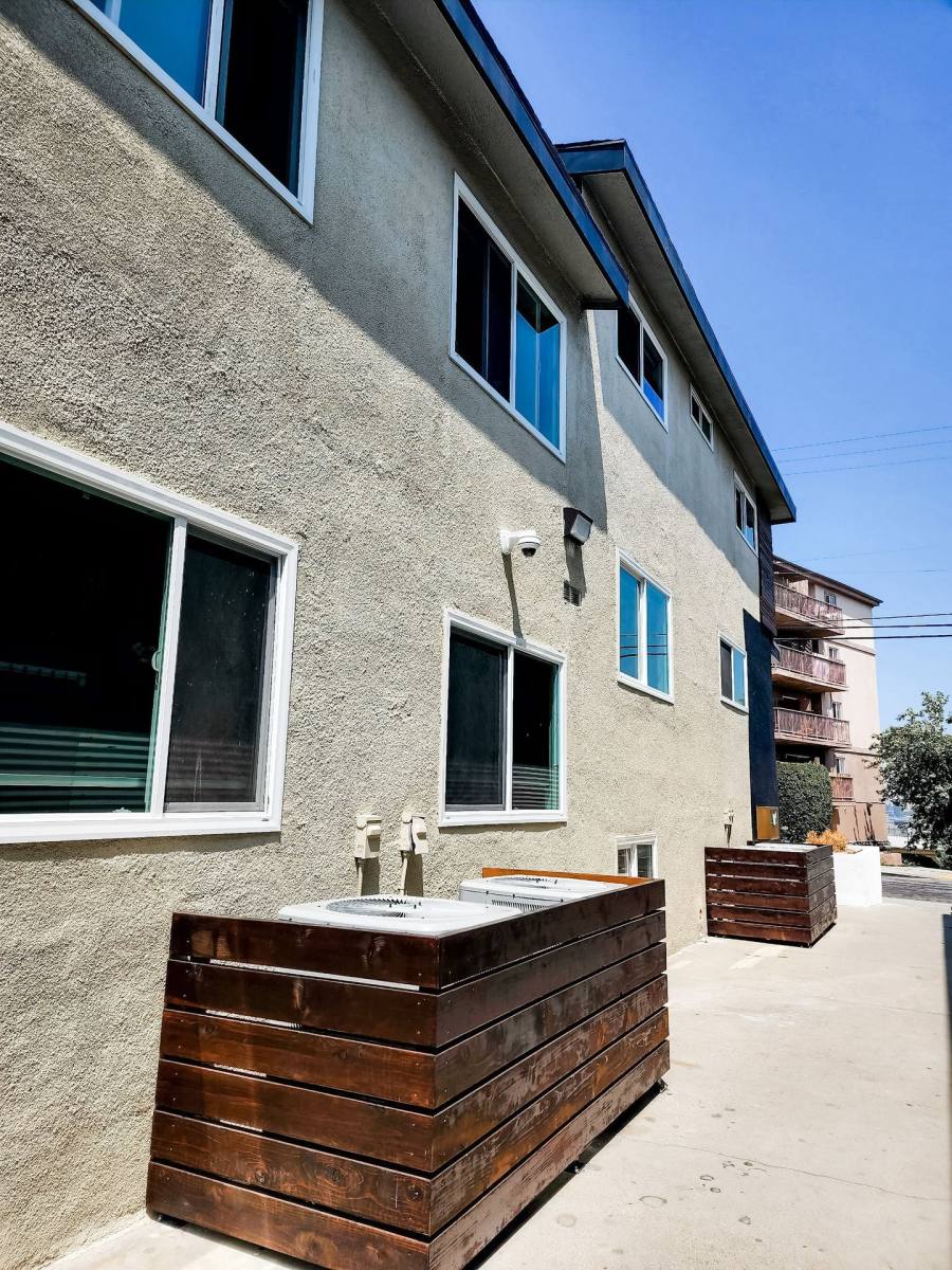 Apartment for rent at 701 N Hill Place, Los Angeles, CA 90012