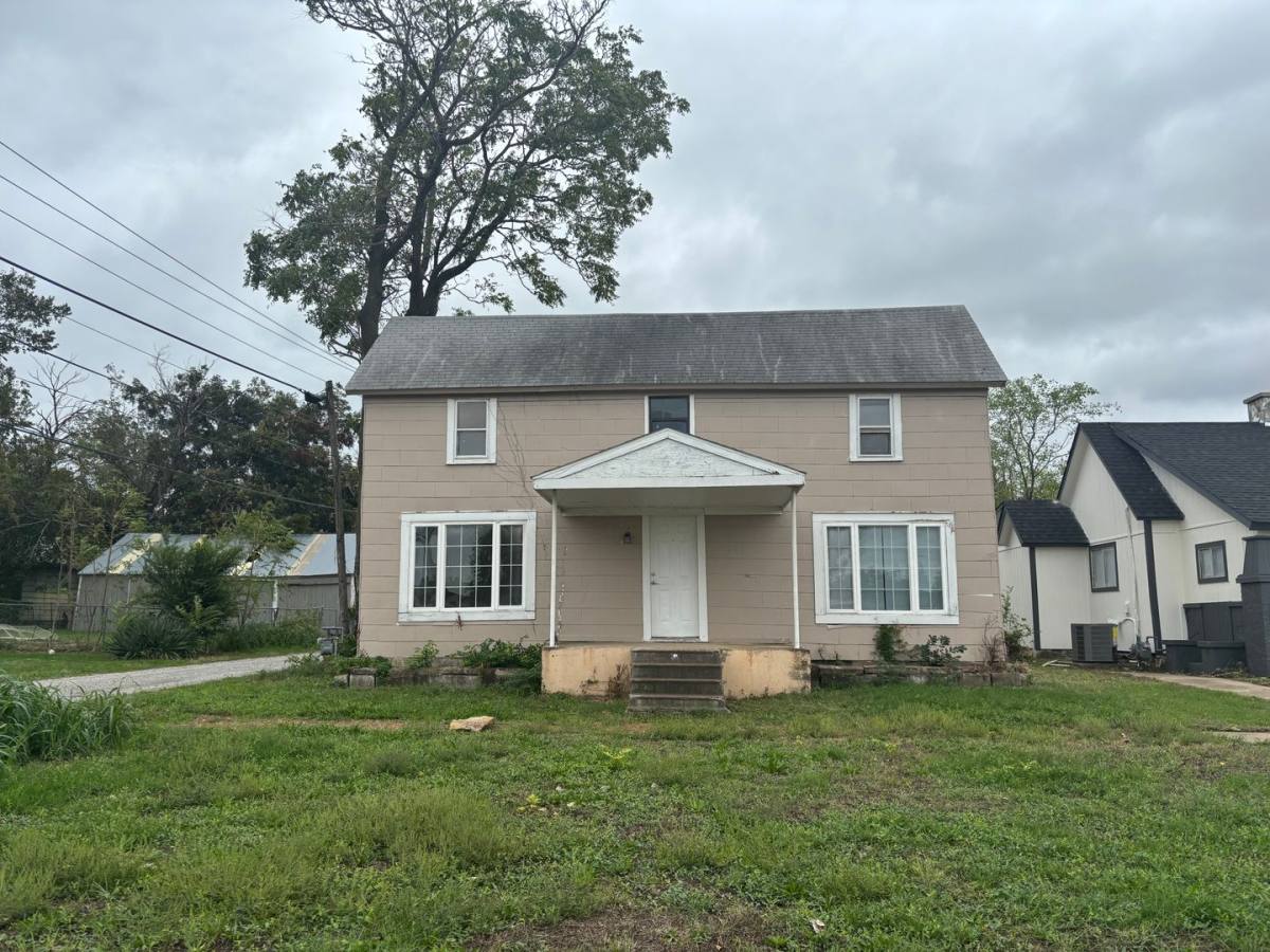 House for rent at 315W 8th St, Bartlesville, OK 74003