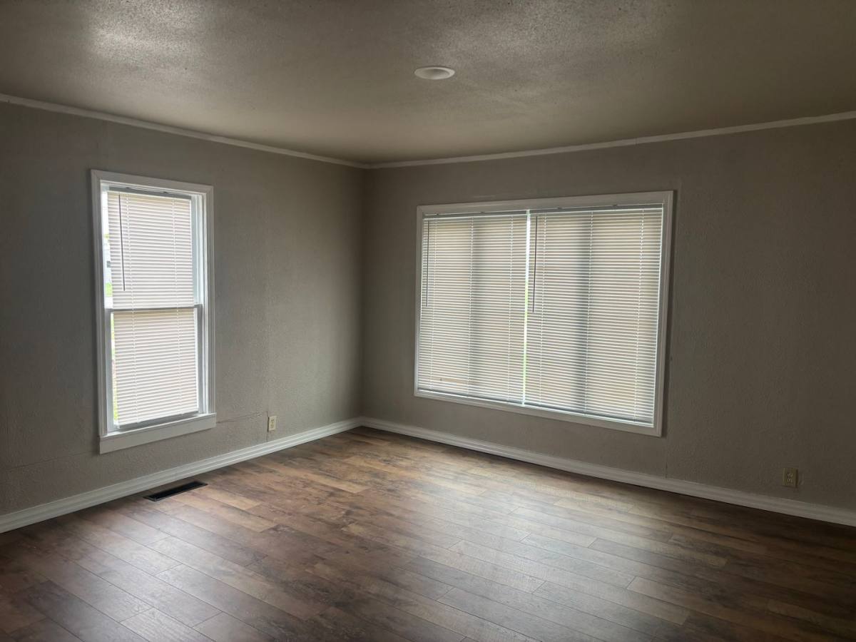 House for rent at 315W 8th St, Bartlesville, OK 74003
