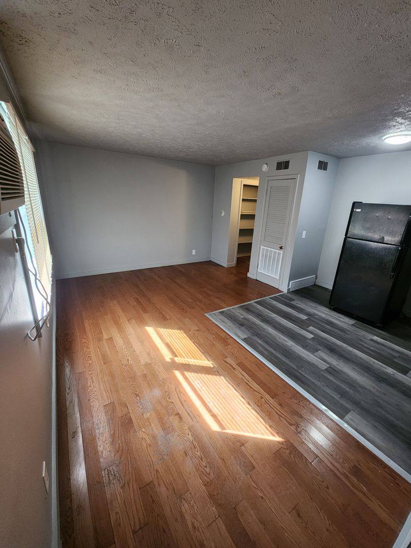 Apartment for rent at 4822-4826 Sahler St, Omaha, NE 68104