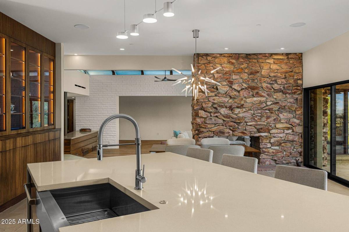 House for rent at 6331 E Hummingbird Lane, Paradise Valley, AZ 85253