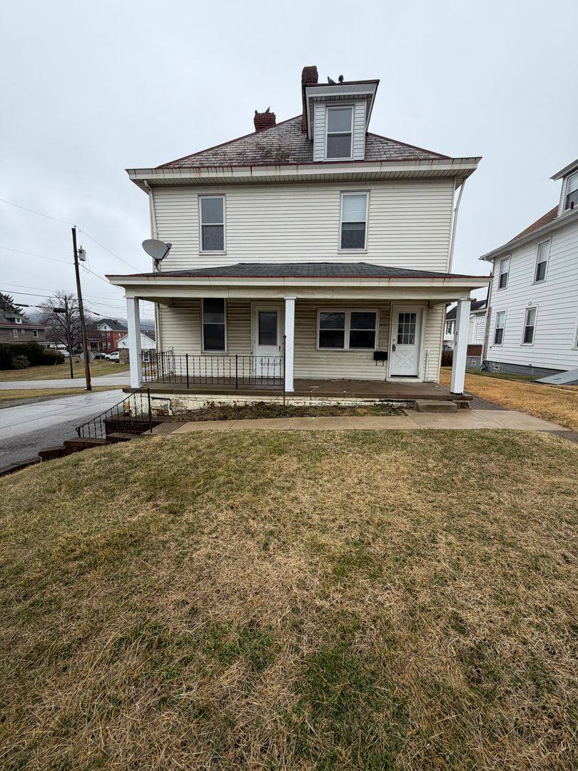 Apartment for rent at 914 Lawrence St, Monongahela, PA 15063