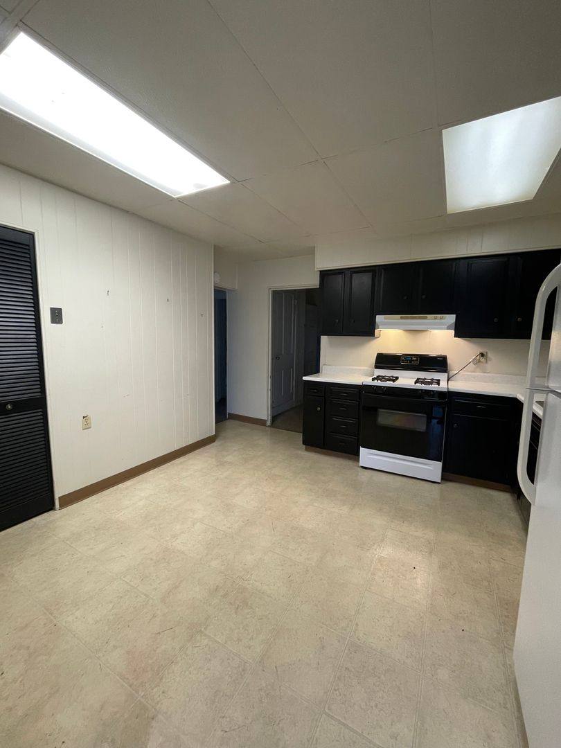 Apartment for rent at 914 Lawrence St, Monongahela, PA 15063