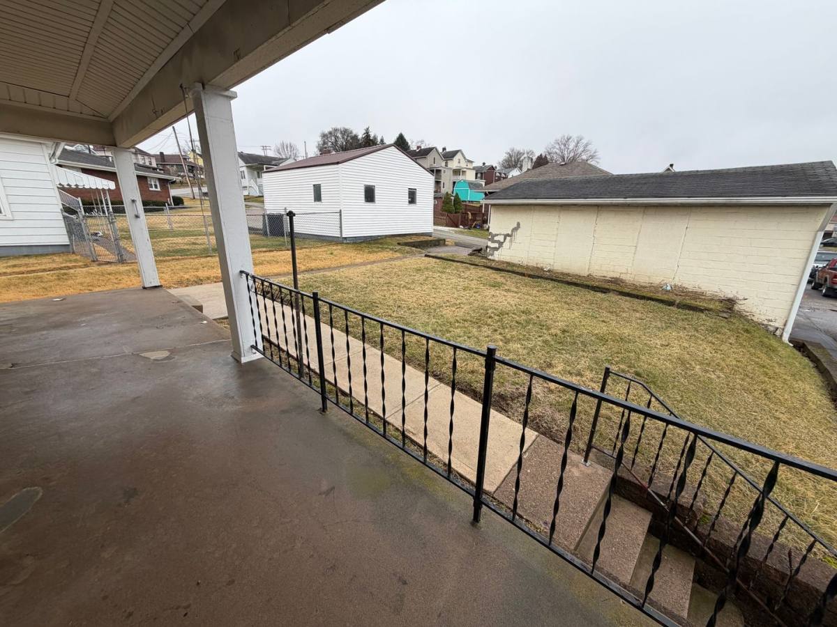 Apartment for rent at 914 Lawrence St, Monongahela, PA 15063