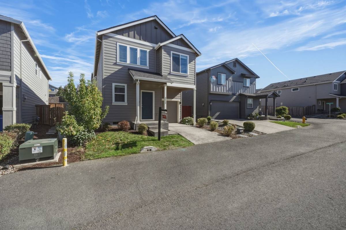 House for rent at 2212 S Chukar Dr, Ridgefield, WA 98642