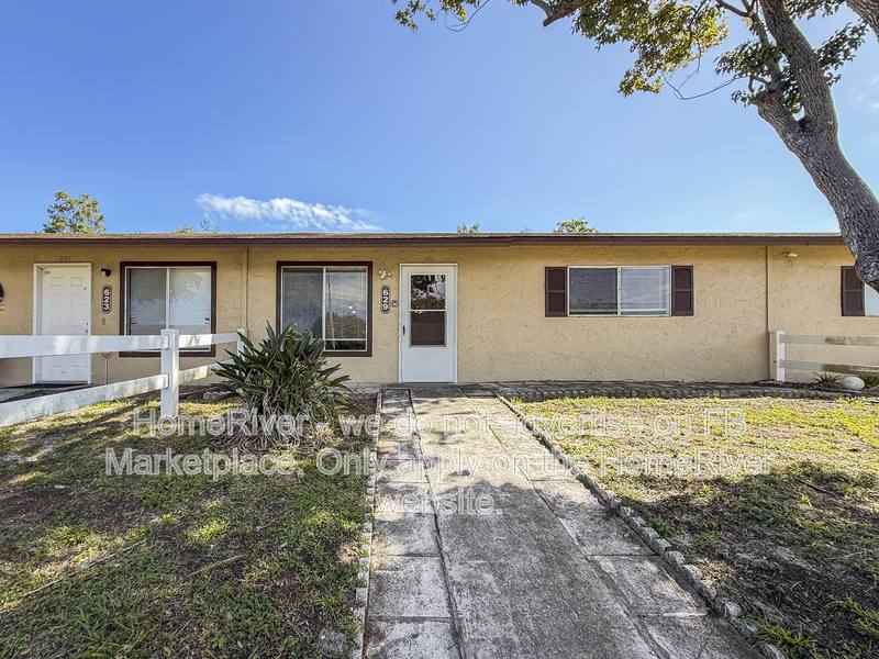 Condo for rent at 629 E Rosewood Lane, Tavares, FL 32778