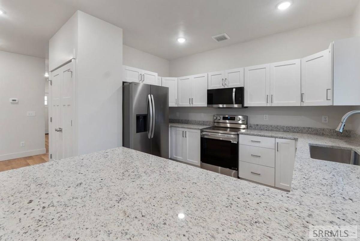 Townhouse for rent at 540 Sugar Beet Dr, Sugar City, ID 83448