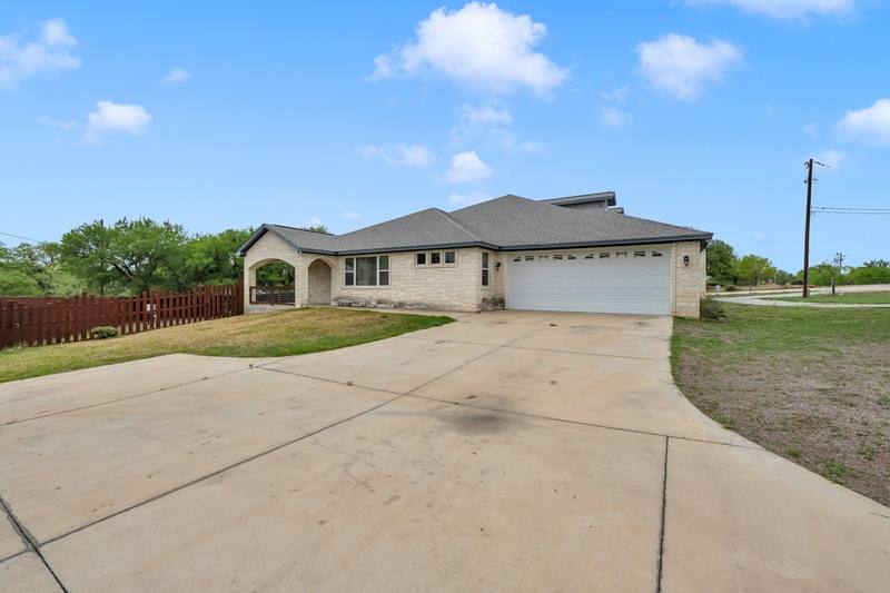 House for rent at 623 Skyline Dr, Kingsland, TX 78639