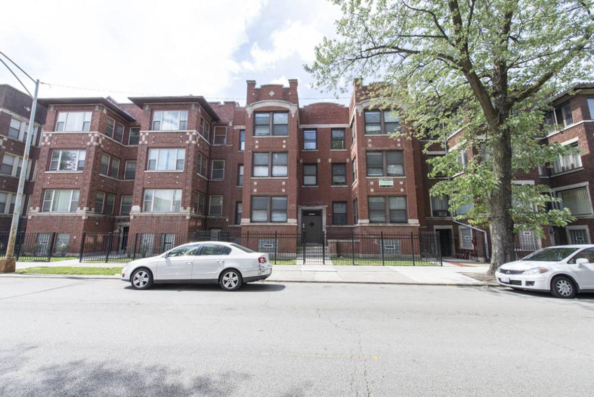Apartment for rent at 7210 S Yates Blvd, Chicago, IL 60649