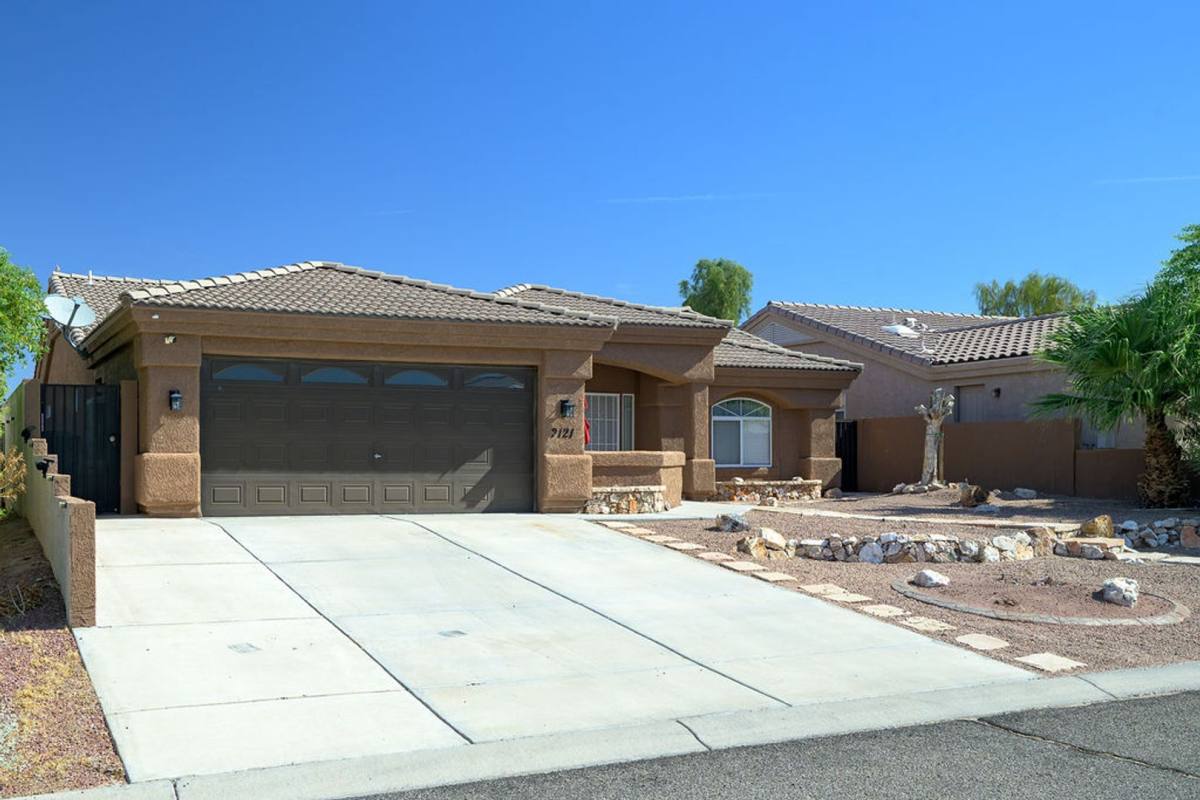 House for rent at 2121 E Desert Lakes Dr, Fort Mohave, AZ 86426