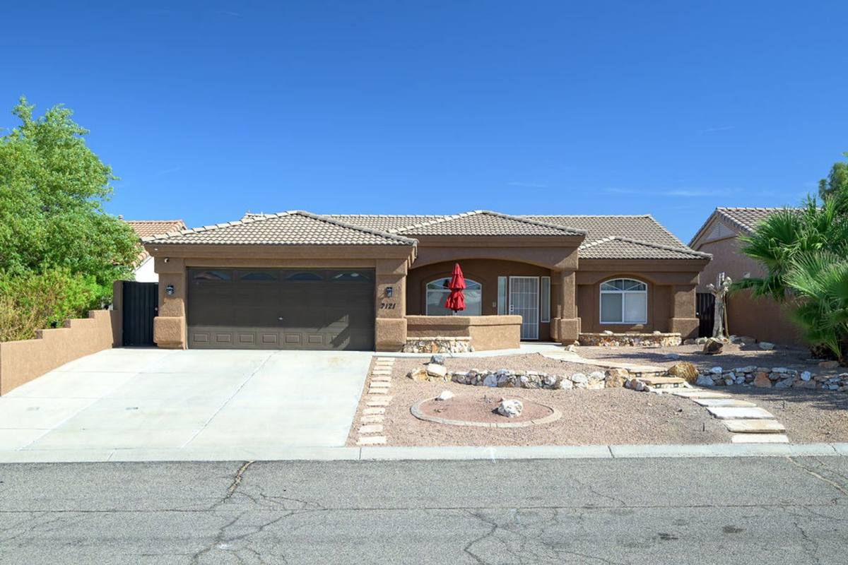 House for rent at 2121 E Desert Lakes Dr, Fort Mohave, AZ 86426