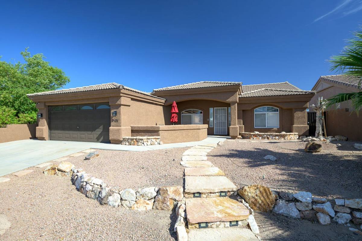 House for rent at 2121 E Desert Lakes Dr, Fort Mohave, AZ 86426