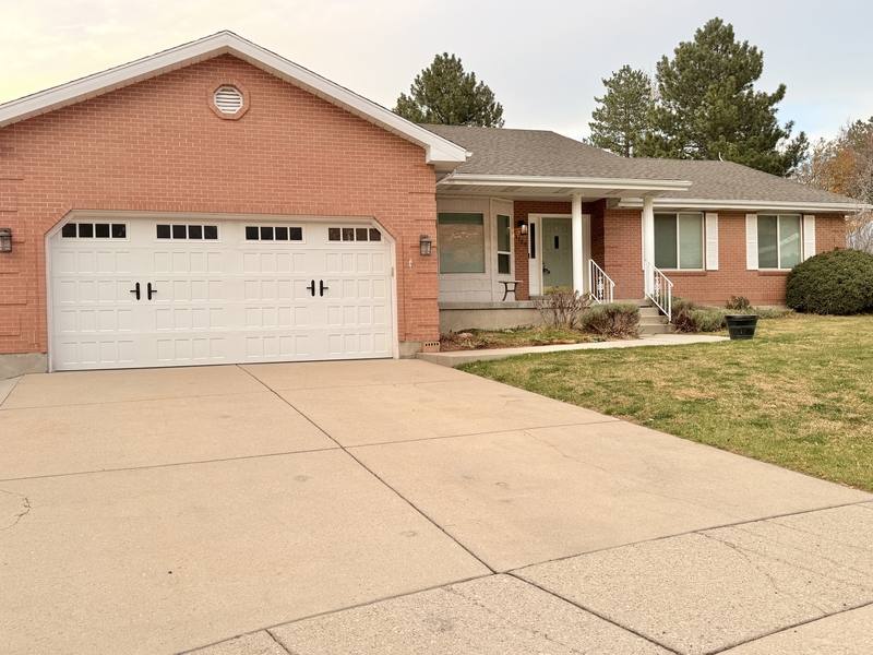 House for rent at 1729 Colchester Court, Sandy, UT 84092
