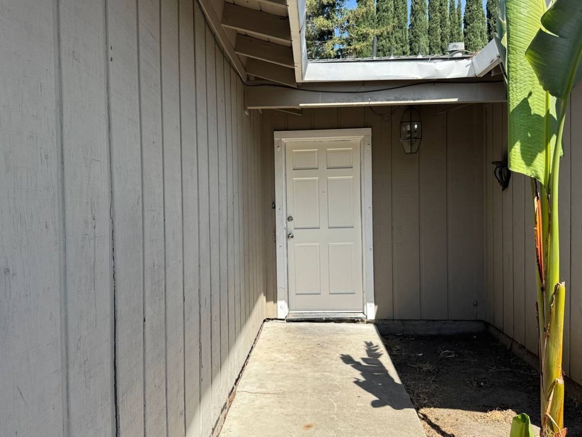 Townhouse for rent at 9020 & 9022 Stacey Court, Stockton, CA 95209
