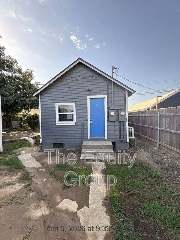 Apartment for rent at 837 Evening Glow Ave #B, Reedley, CA 93654