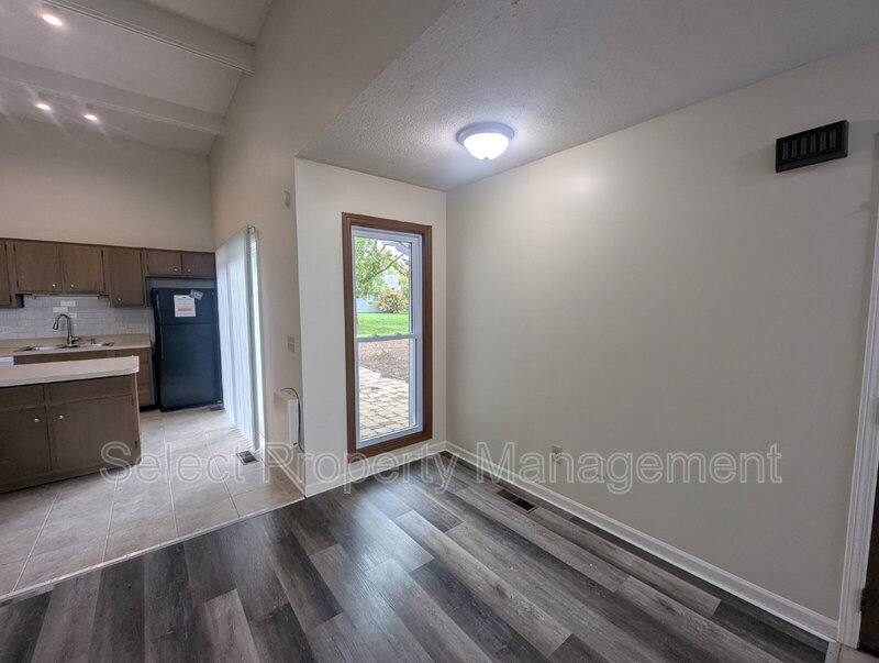 Apartment for rent at 4326 Whaler's Cove, Fort Wayne, IN 46804
