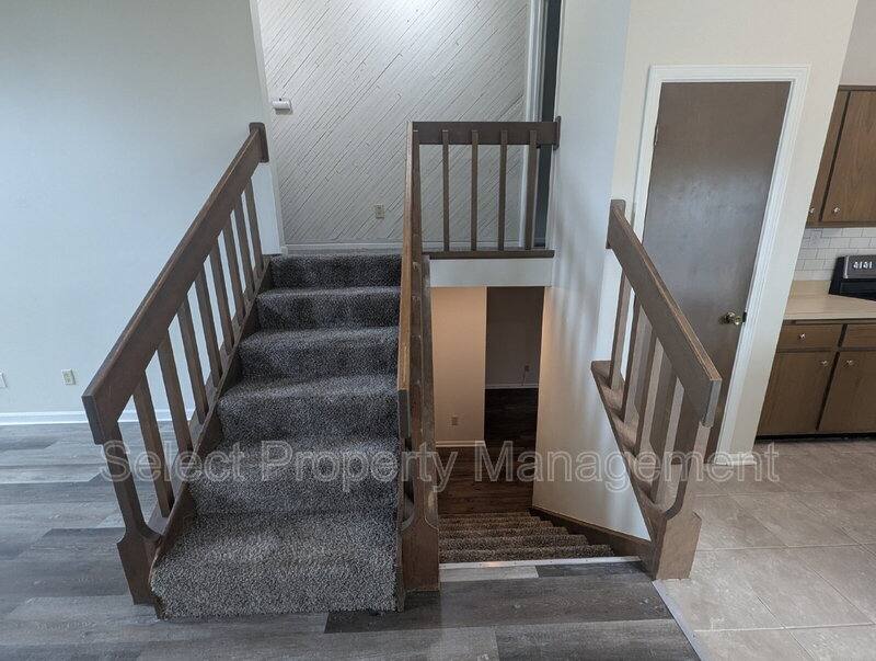 Apartment for rent at 4326 Whaler's Cove, Fort Wayne, IN 46804
