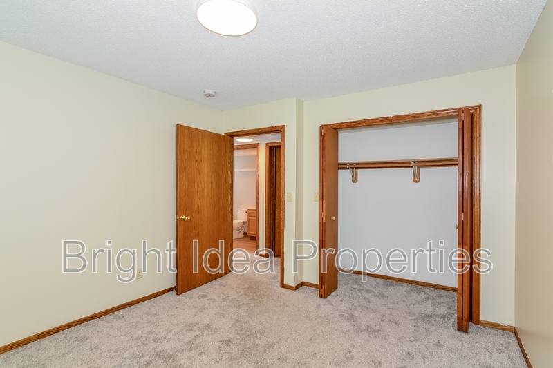 Apartment for rent at 622 Pleasant Dr, Hastings, MN 55033