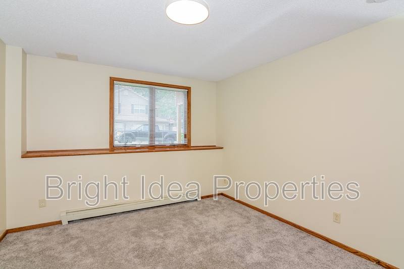 Apartment for rent at 622 Pleasant Dr, Hastings, MN 55033