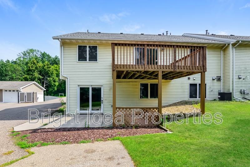 Apartment for rent at 622 Pleasant Dr, Hastings, MN 55033