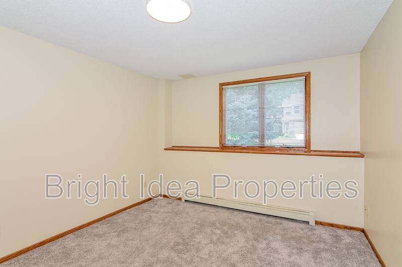Apartment for rent at 622 Pleasant Dr, Hastings, MN 55033