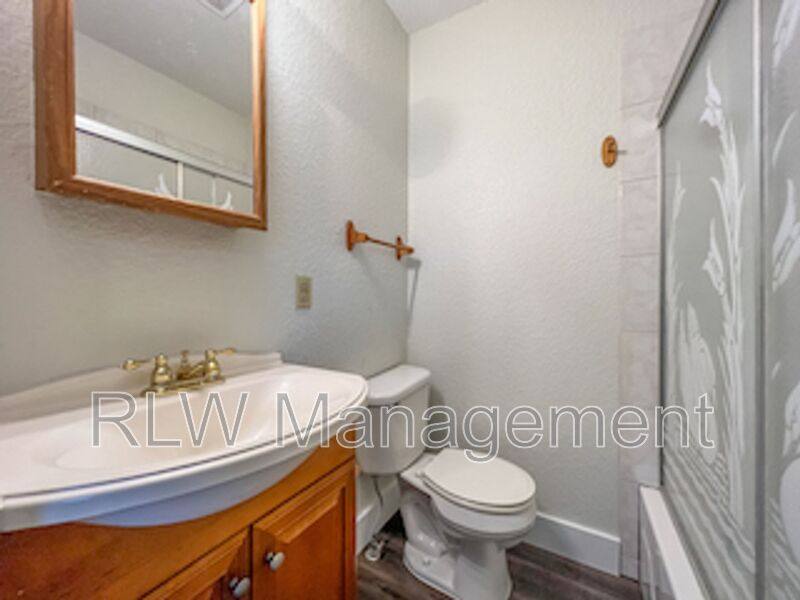 Apartment for rent at 11 N Central Ave #303, Umatilla, FL 32784