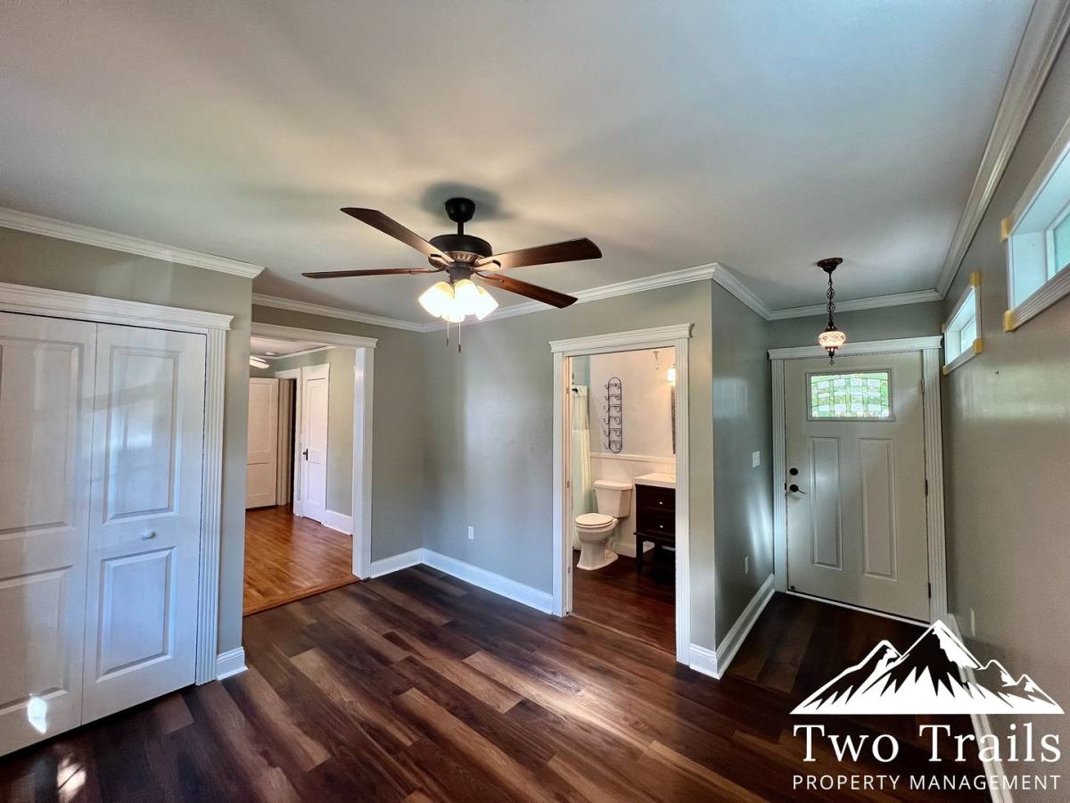 House for rent at 1614 Ridgewood Blvd, Hendersonville, NC 28791