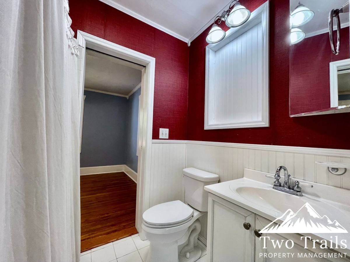 House for rent at 1614 Ridgewood Blvd, Hendersonville, NC 28791