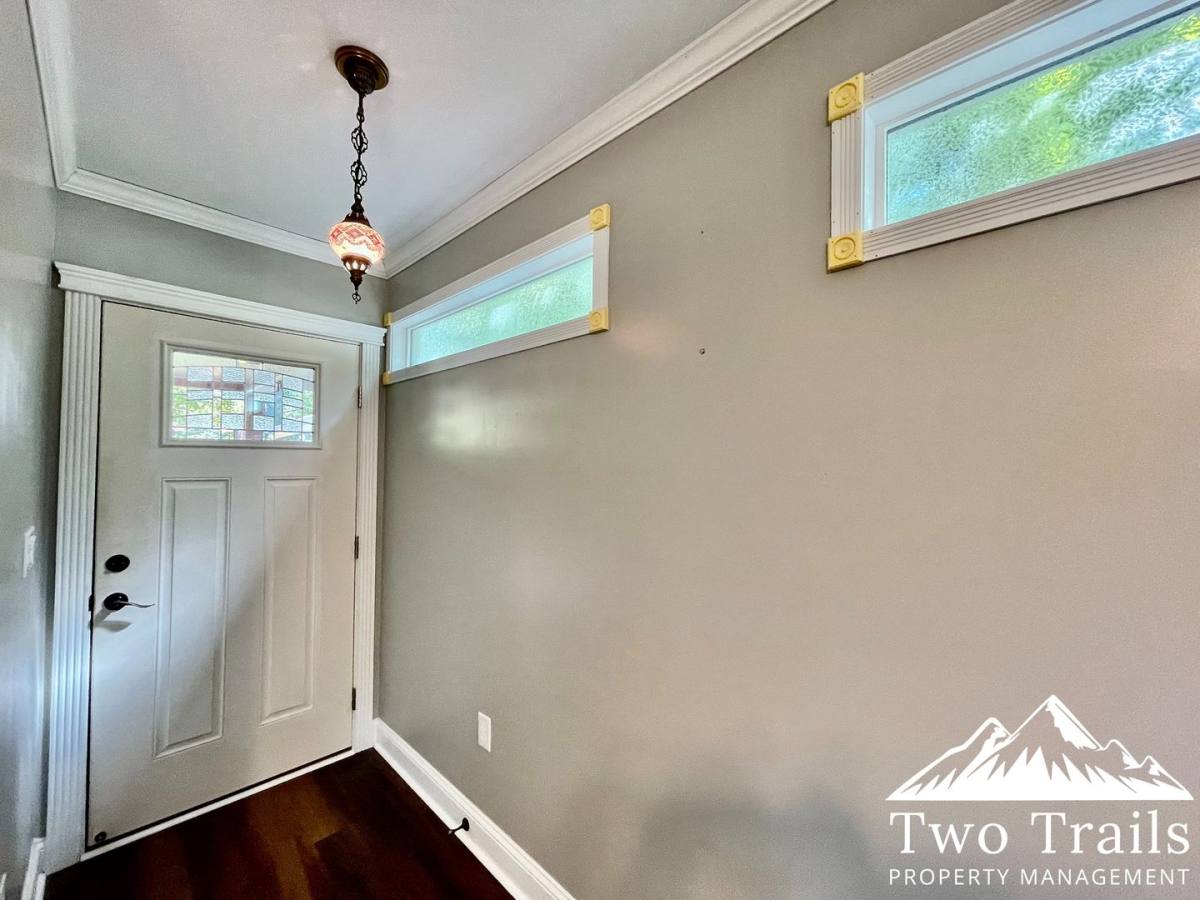 House for rent at 1614 Ridgewood Blvd, Hendersonville, NC 28791