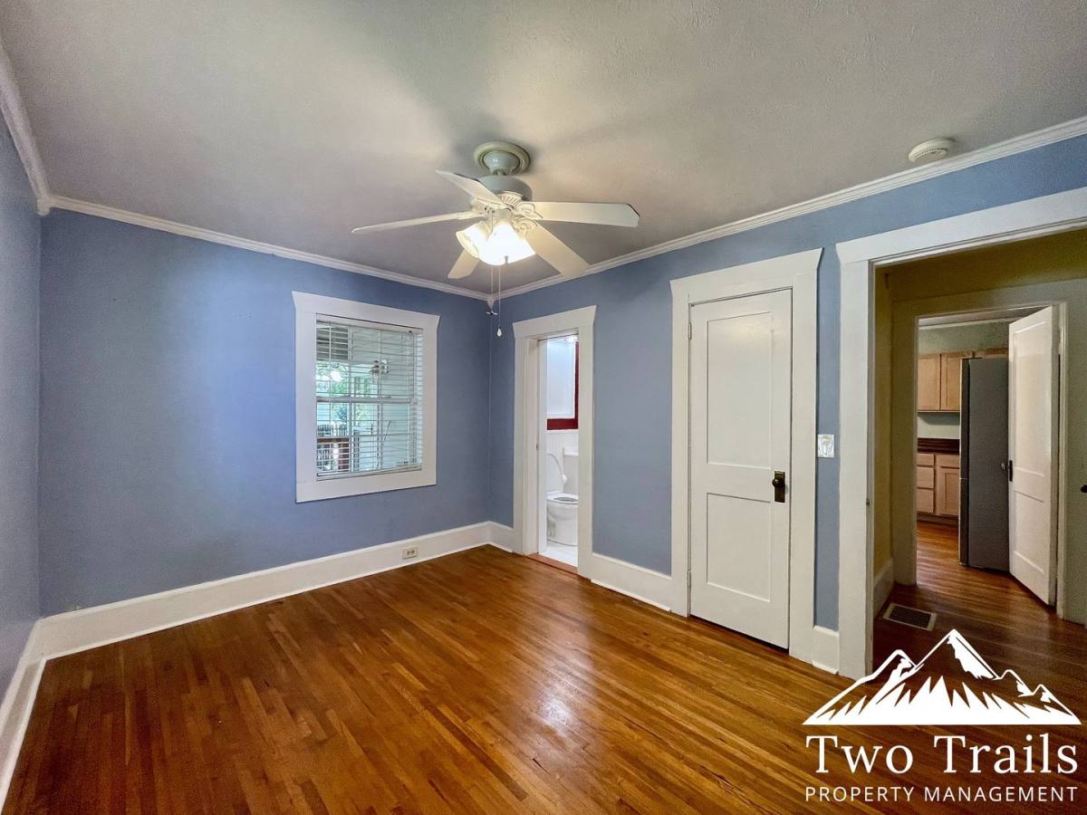 House for rent at 1614 Ridgewood Blvd, Hendersonville, NC 28791
