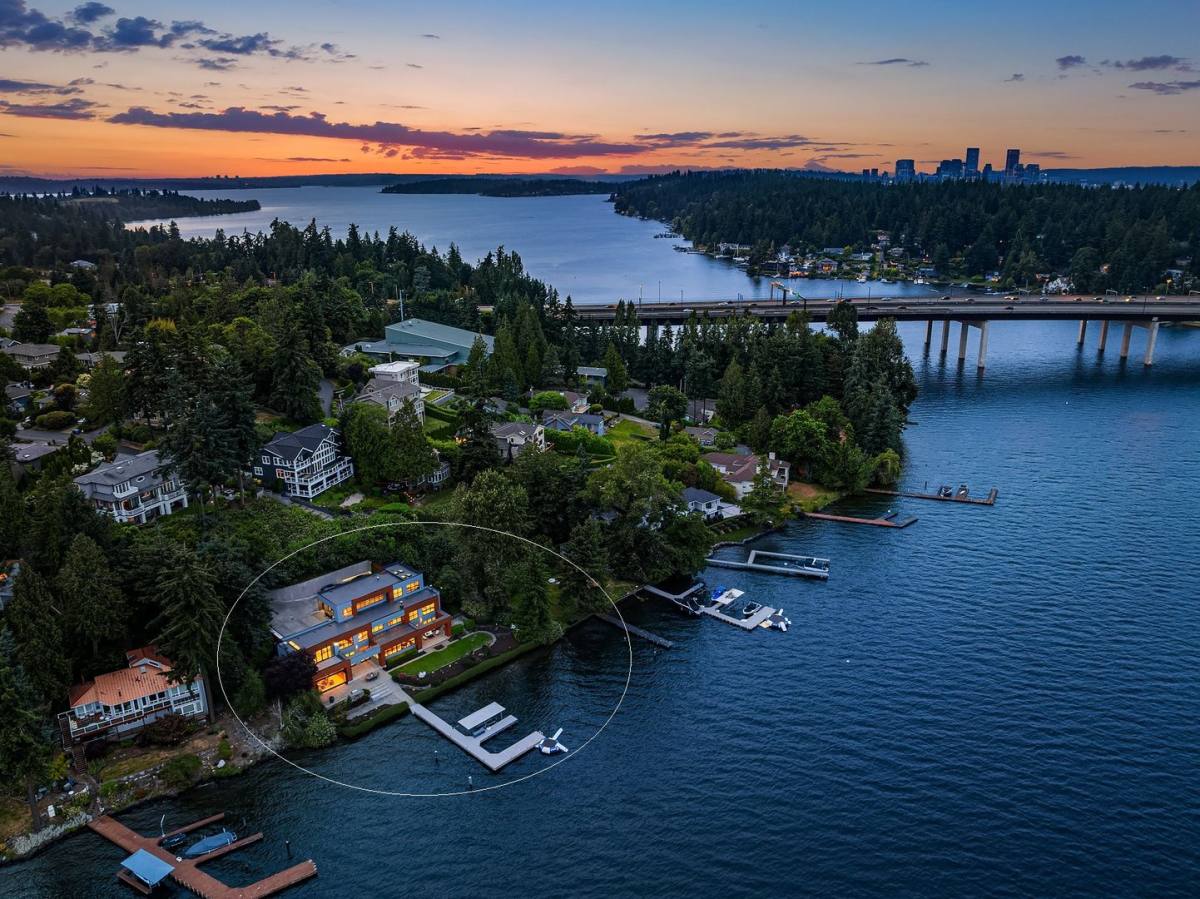 House for rent at 3840 E Mercer Way, Mercer Island, WA 98040
