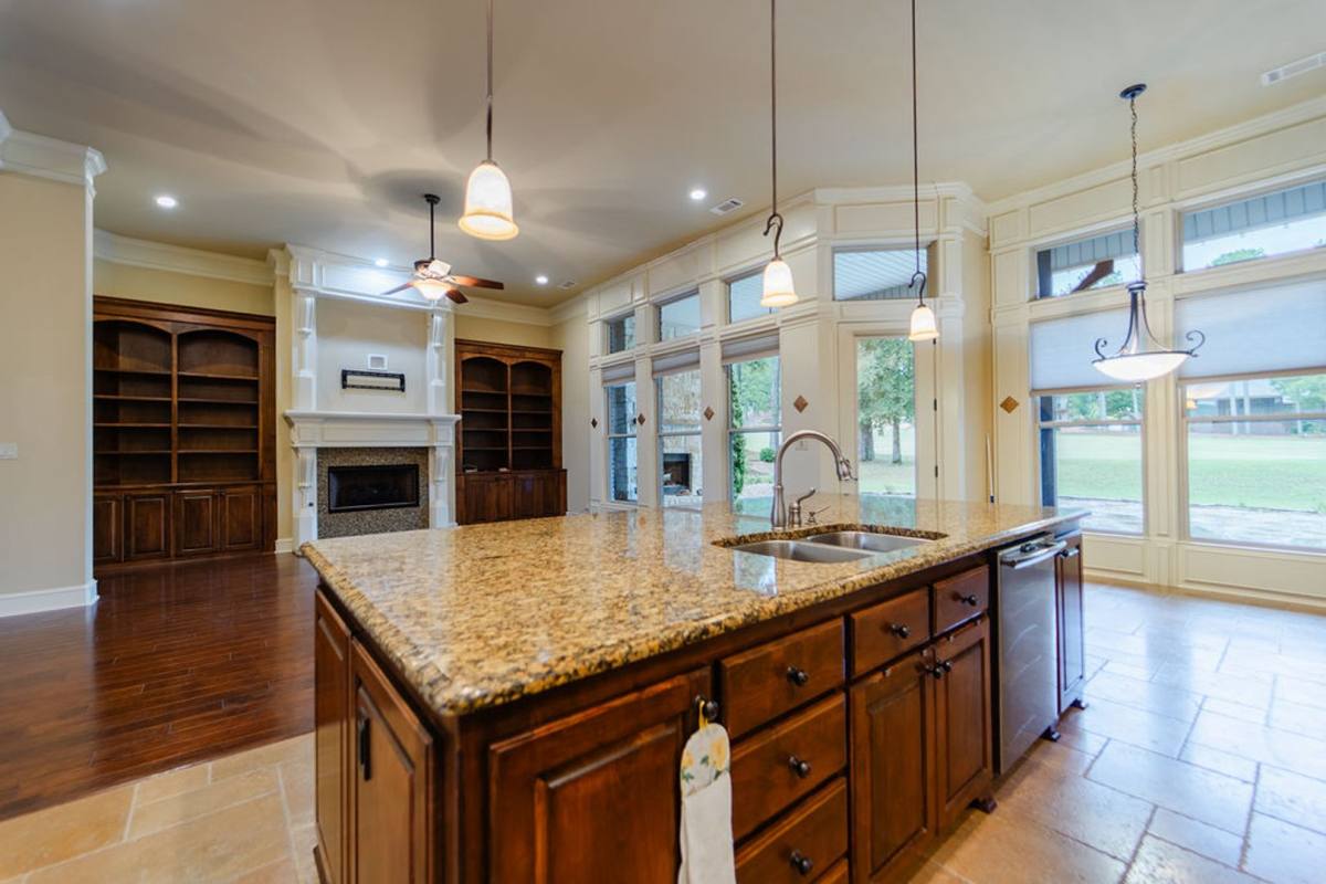 House for rent at 26 Manzanares Dr, Hot Springs Village, AR 71909