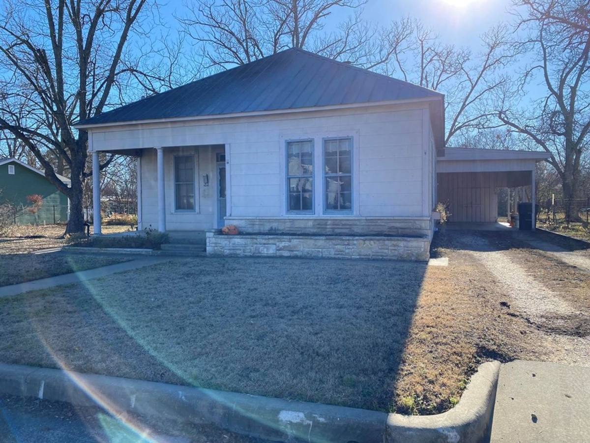 House for rent at 209 W Hackberry, Fredericksburg, TX 78624