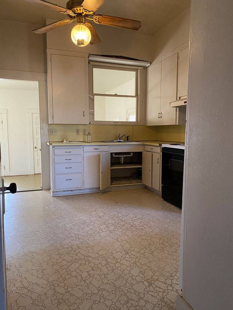 House for rent at 209 W Hackberry, Fredericksburg, TX 78624