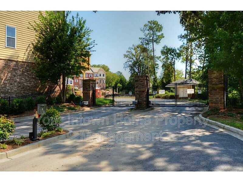 Townhouse for rent at 2141 Havenwood Trail NE, Atlanta, GA 30319