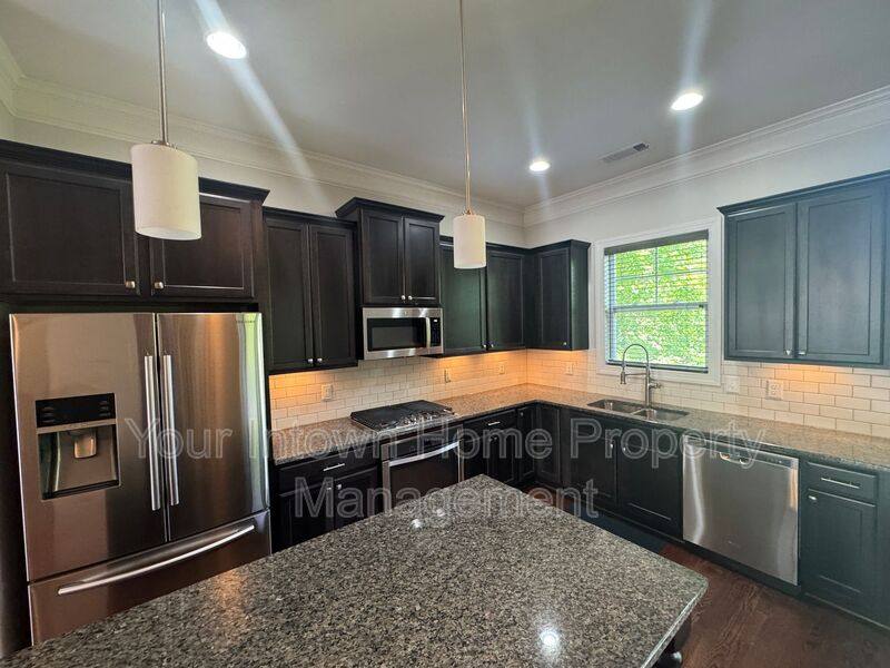 Townhouse for rent at 2141 Havenwood Trail NE, Atlanta, GA 30319