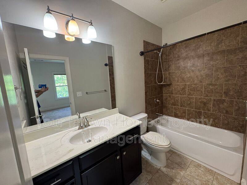 Townhouse for rent at 2141 Havenwood Trail NE, Atlanta, GA 30319