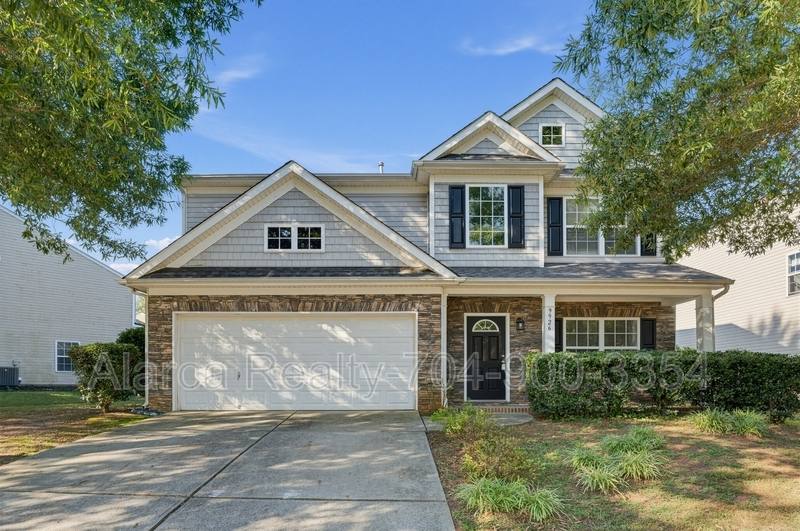 House for rent at 9926 Barrands Lane, Charlotte, NC 28278