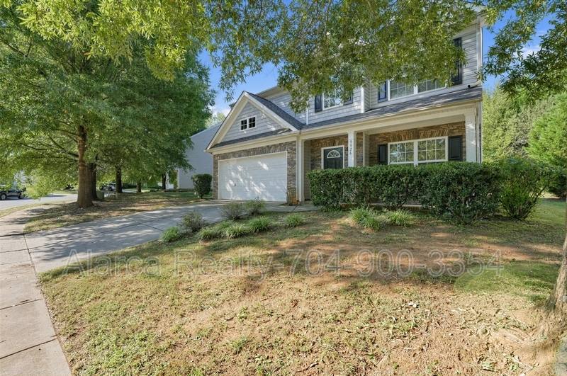 House for rent at 9926 Barrands Lane, Charlotte, NC 28278