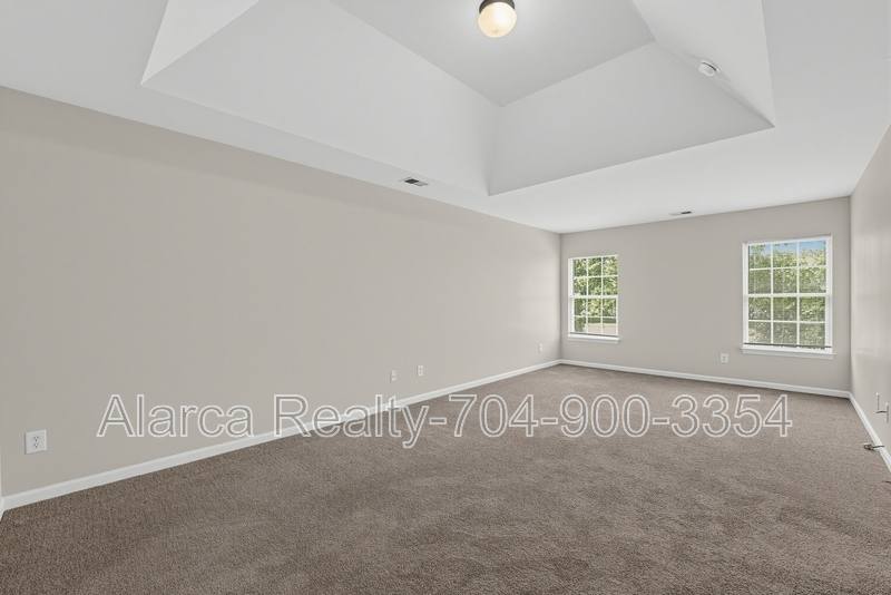 House for rent at 9926 Barrands Lane, Charlotte, NC 28278