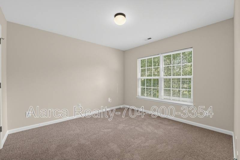 House for rent at 9926 Barrands Lane, Charlotte, NC 28278