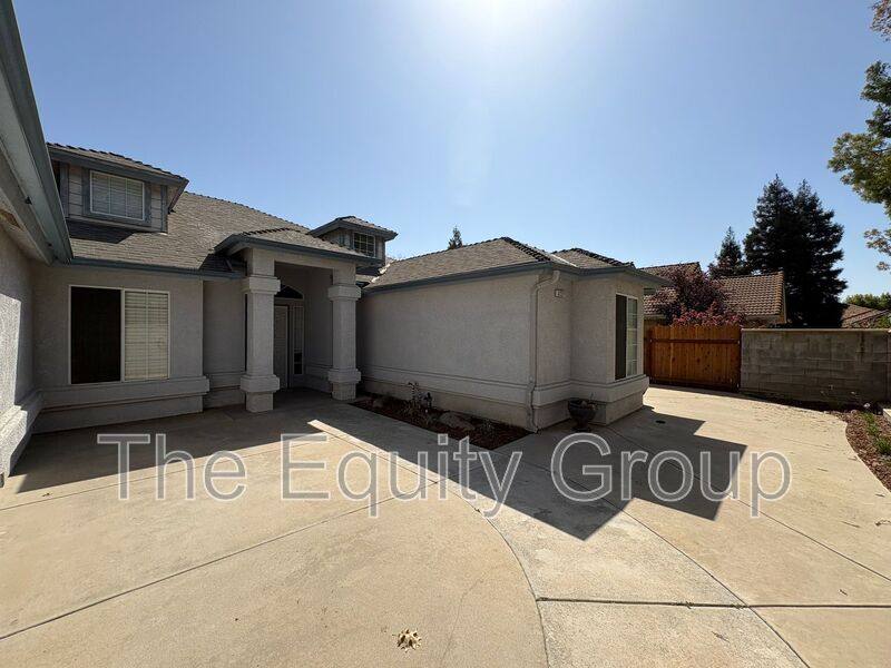 House for rent at 3227 Jasmine Ave, Clovis, CA 93611